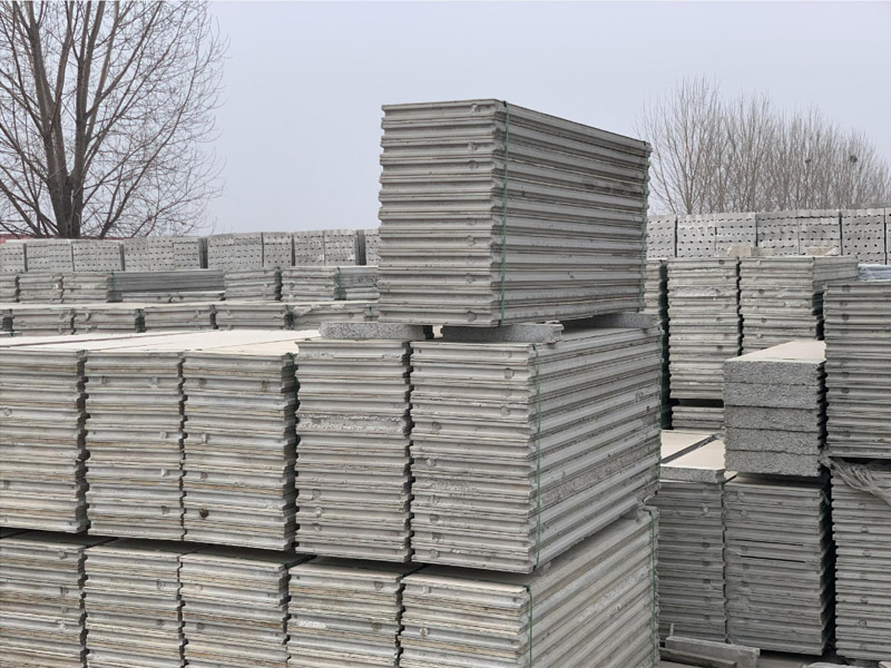 淄博硅酸鈣板聚苯顆粒復(fù)合夾芯墻板如何安裝